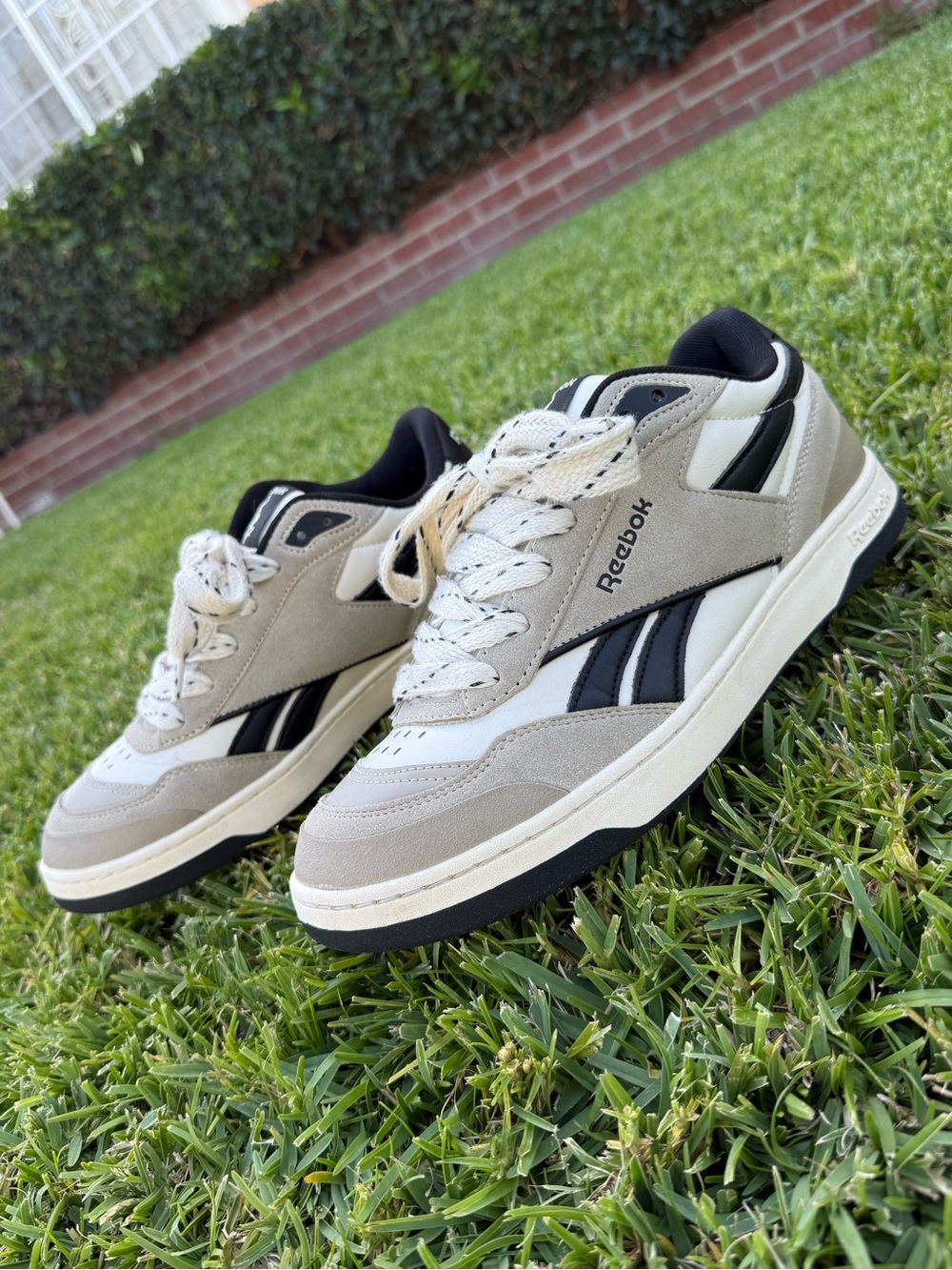 Reebok Men's Beige Black White Casual Suede Leather Breathable Sneakers